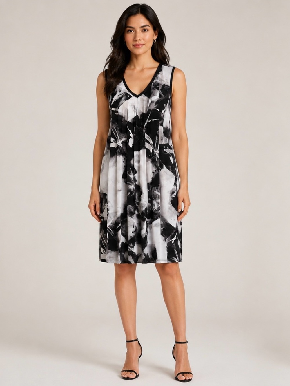 Simply Vera Vera Wang Black White Abstract Print Sleeveless V-Neck Dress